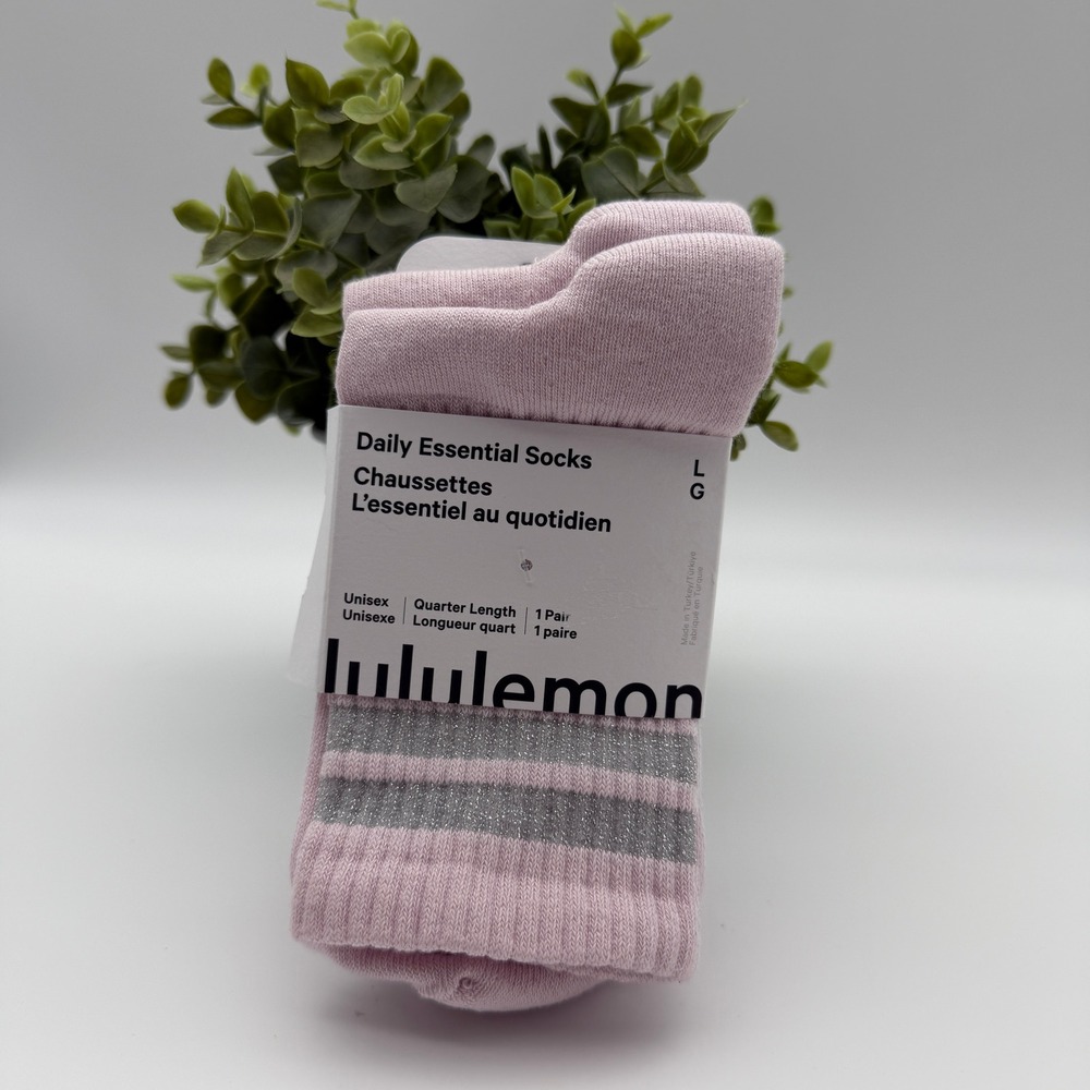 Lululemon Daily Essential Socks Quarter Length Ballet Lip Silver Size L NWT